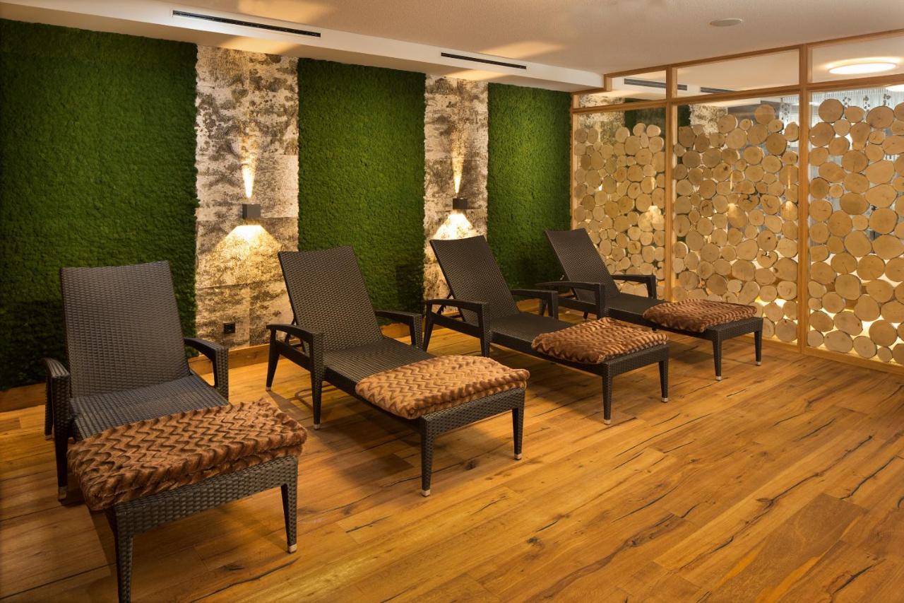 Viktoria Family Wellness Retreat With Village Square Views *